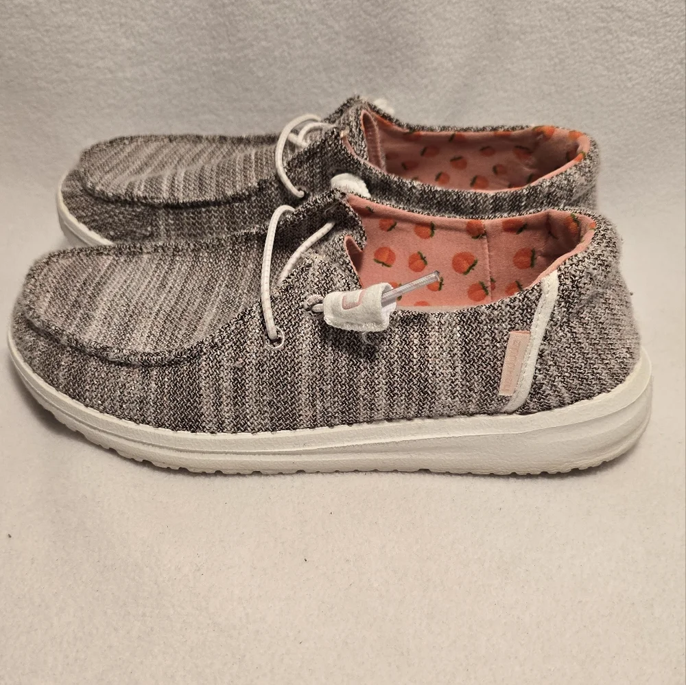 HeyDude Wendy Stretch Peach Bud Shoes, Size 6